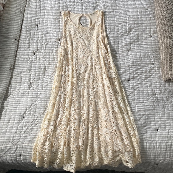 Lace dress - Picture 1 of 1